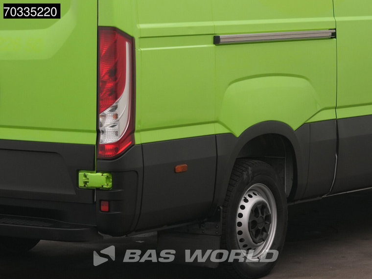 Vehicle Image 38