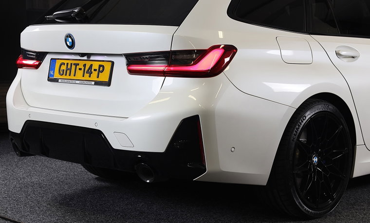 Vehicle Image 42