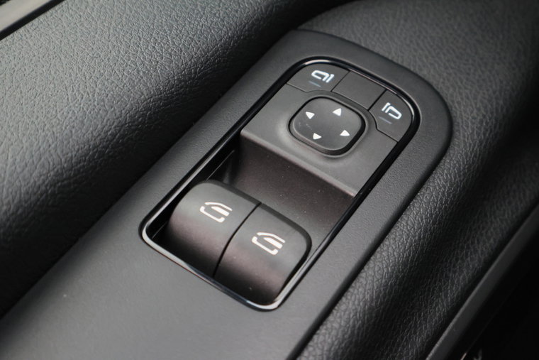 Vehicle Image 27