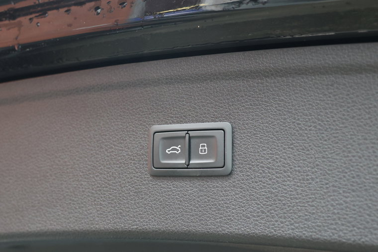 Vehicle Image 34