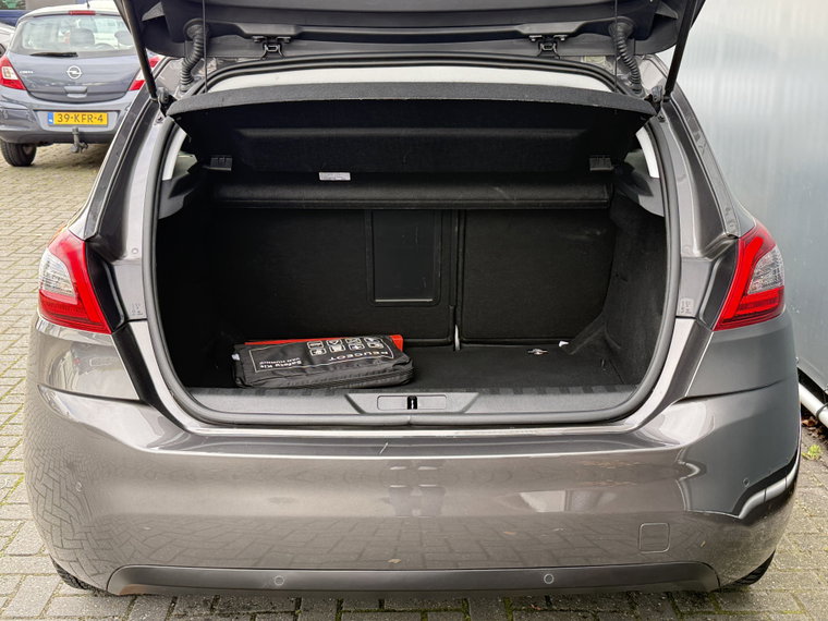 Vehicle Image 33