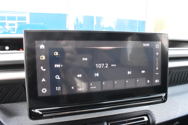 Vehicle Image 21