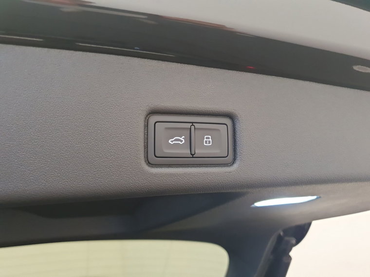 Vehicle Image 29