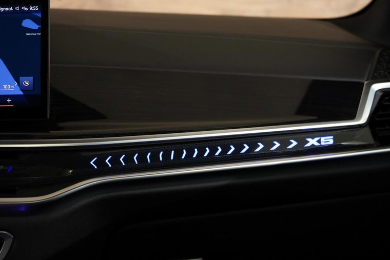 Vehicle Image 30