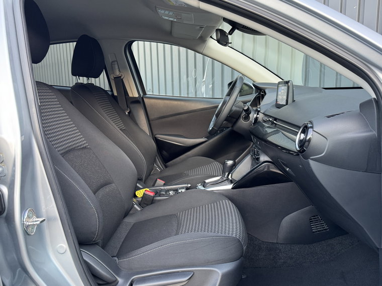 Vehicle Image 12