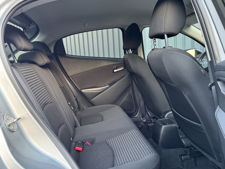 Vehicle Image 14