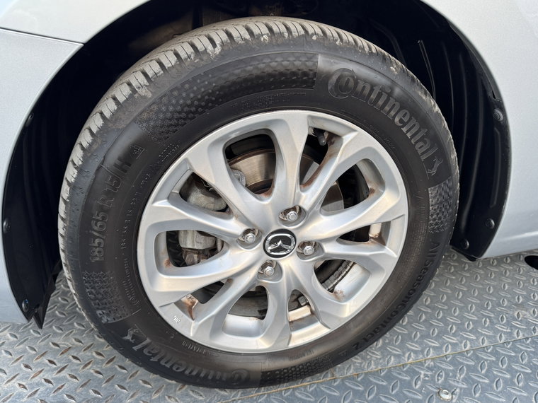 Vehicle Image 19
