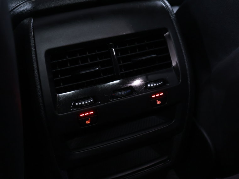 Vehicle Image 26