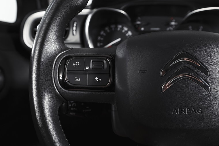 Vehicle Image 35
