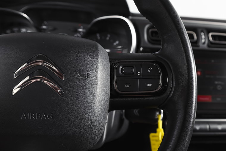 Vehicle Image 38