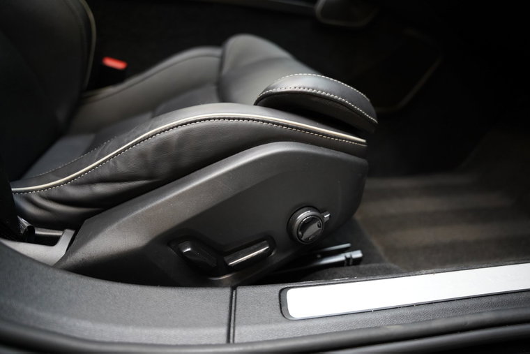 Vehicle Image 35