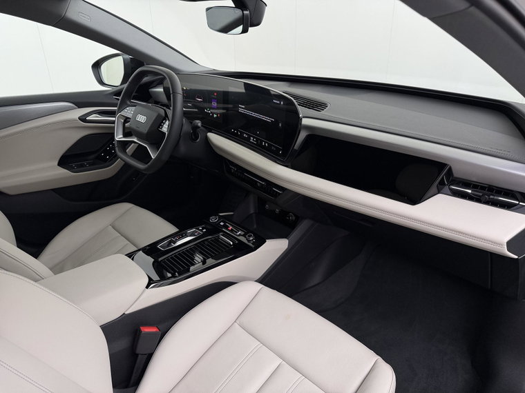 Vehicle Image 41