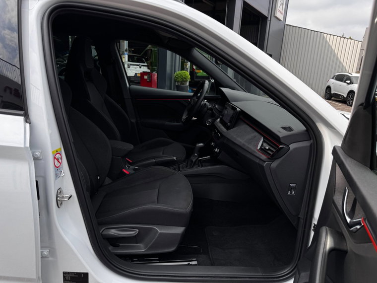 Vehicle Image 14