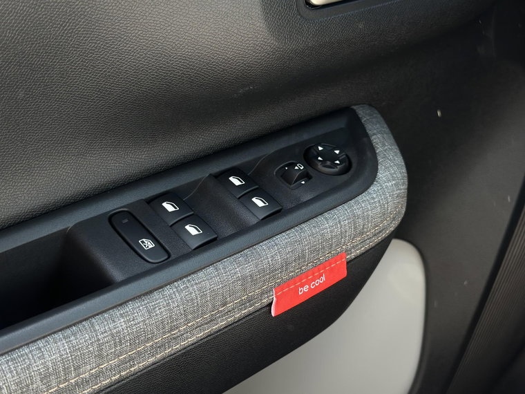 Vehicle Image 26