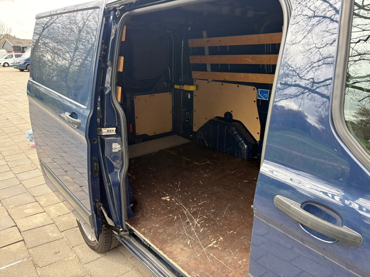 Vehicle Image 13