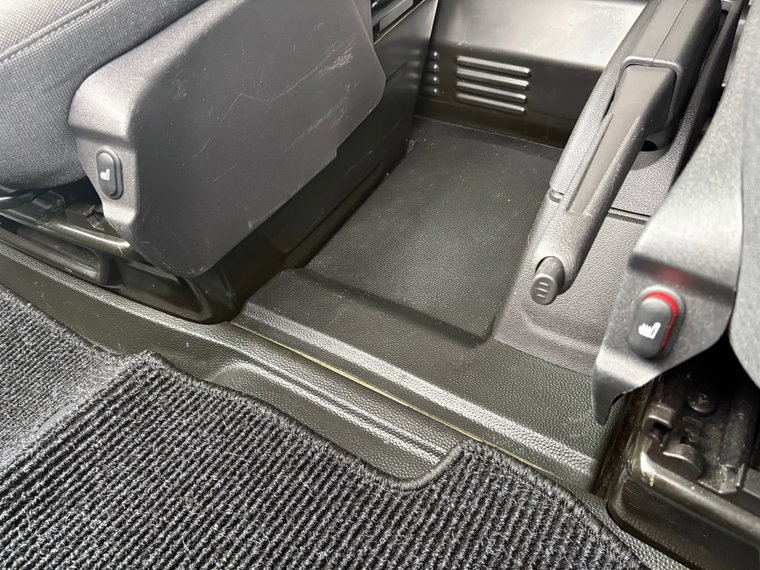 Vehicle Image 23