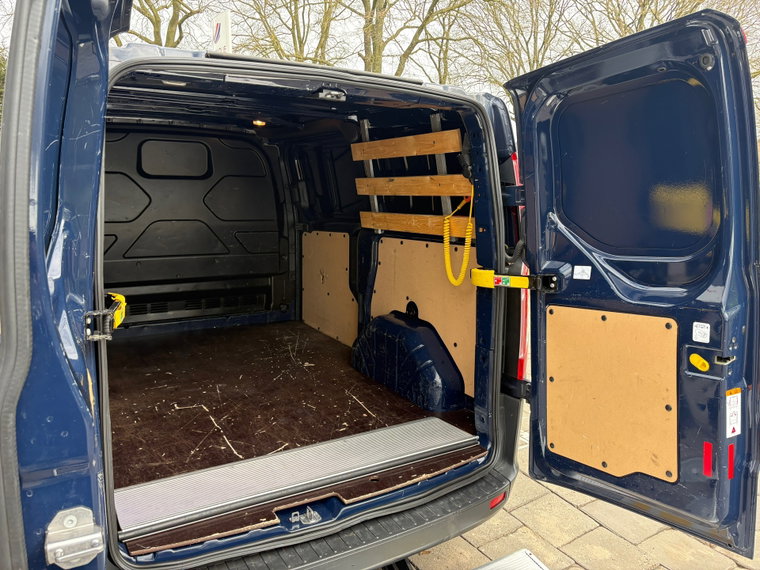 Vehicle Image 11