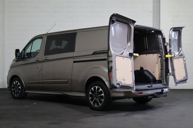 Vehicle Image 13