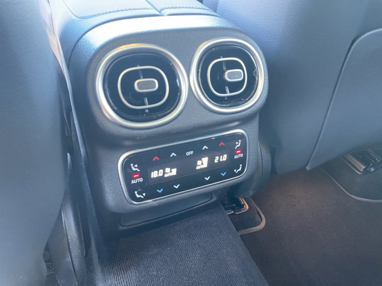 Vehicle Image 26