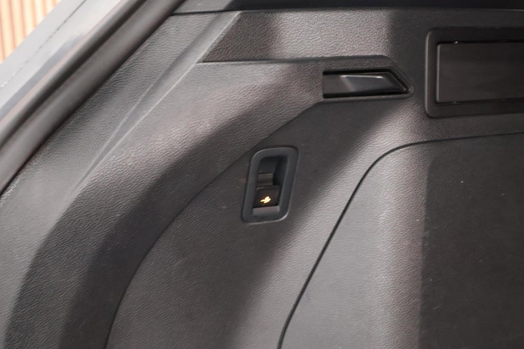 Vehicle Image 56