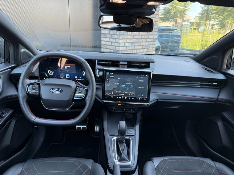 Vehicle Image 23