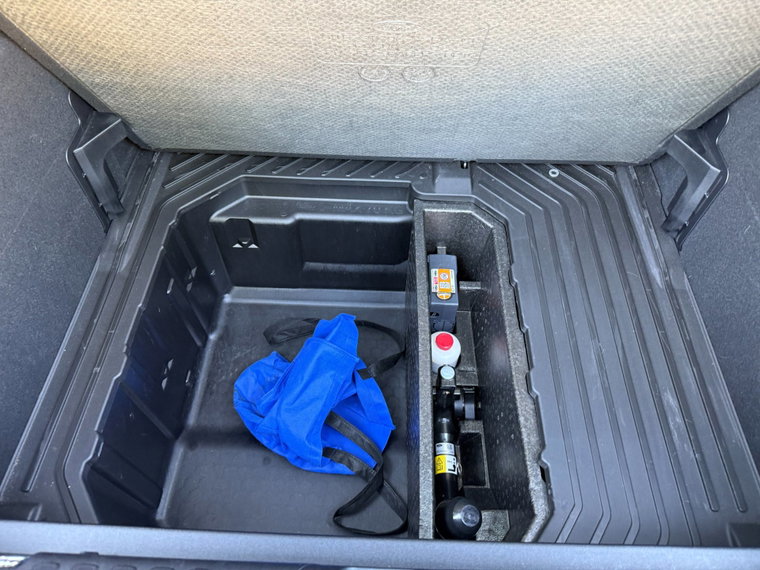 Vehicle Image 28