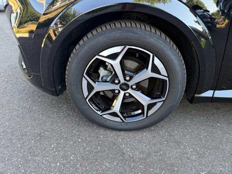 Vehicle Image 38