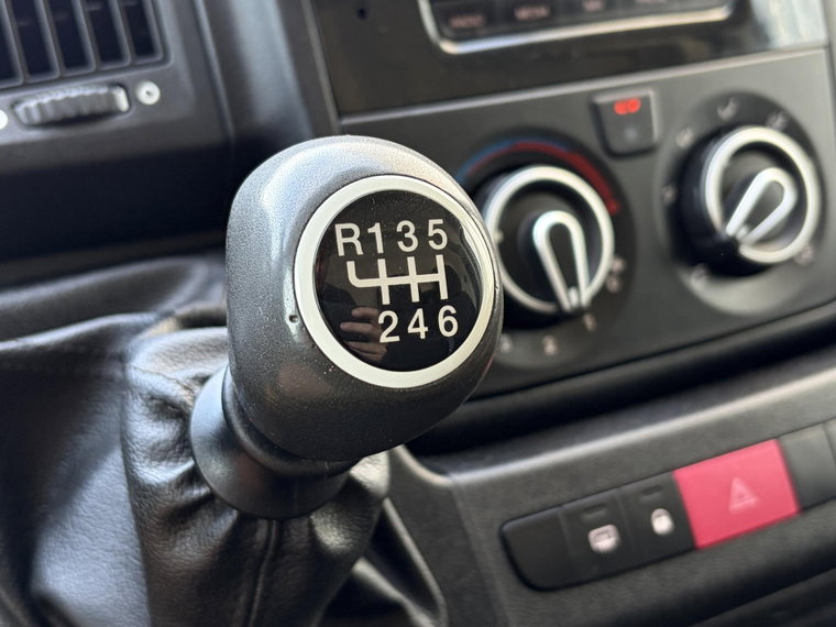 Vehicle Image 27