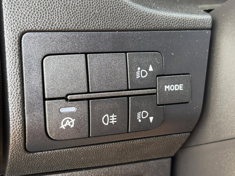 Vehicle Image 28