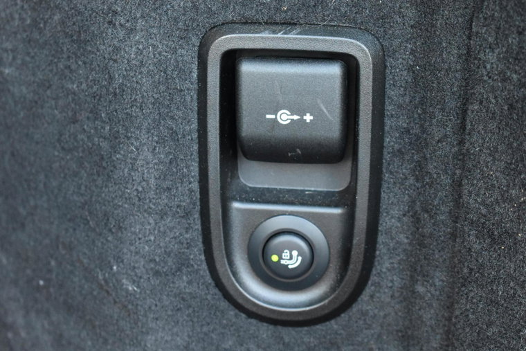 Vehicle Image 28