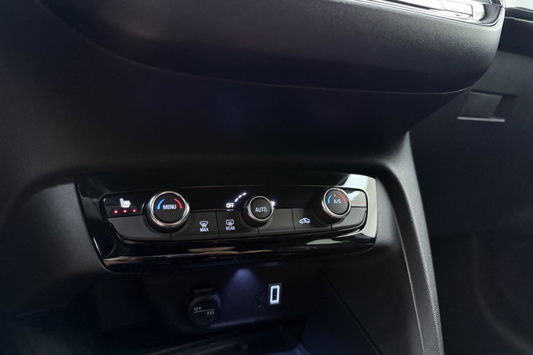 Vehicle Image 25