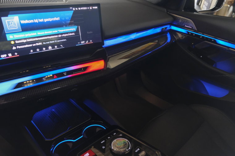 Vehicle Image 21
