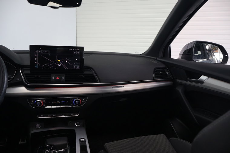 Vehicle Image 38