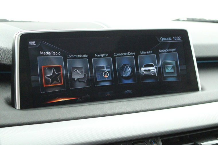 Vehicle Image 32