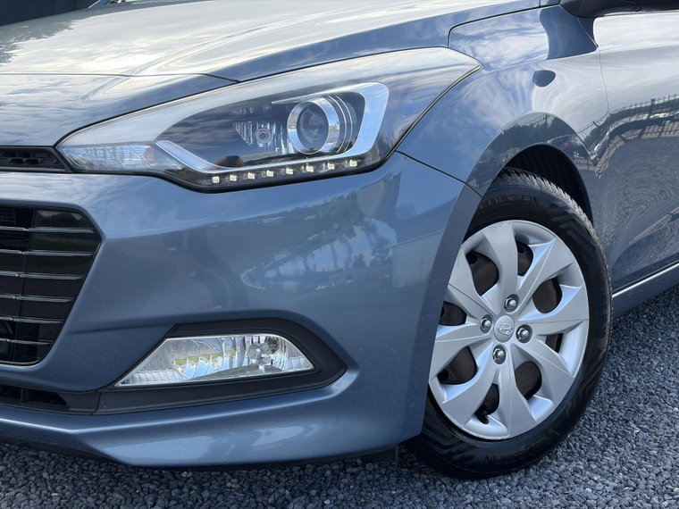 Vehicle Image 35