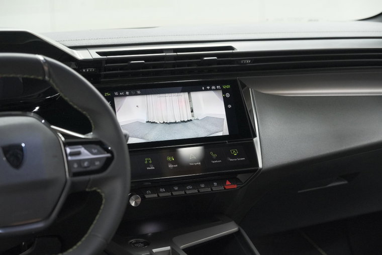 Vehicle Image 18