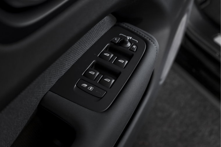 Vehicle Image 56
