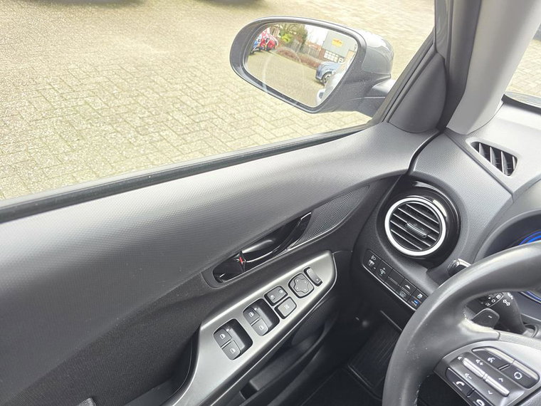 Vehicle Image 29