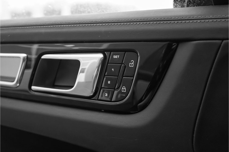 Vehicle Image 33