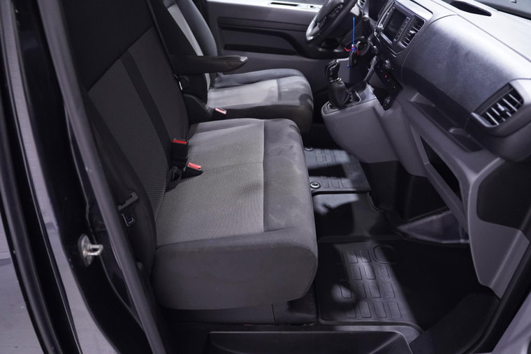 Vehicle Image 23