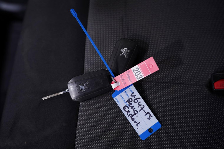 Vehicle Image 43