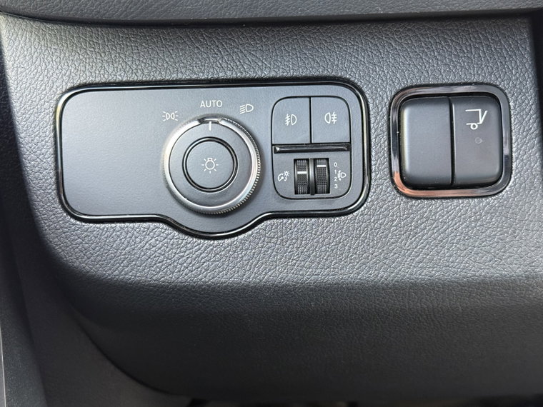 Vehicle Image 27