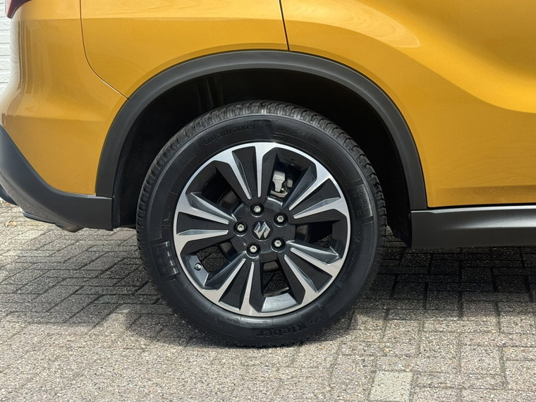 Vehicle Image 16