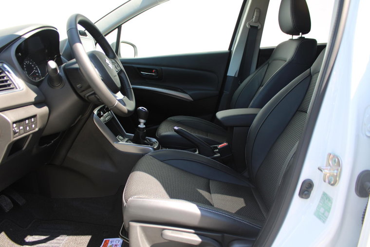 Vehicle Image 13