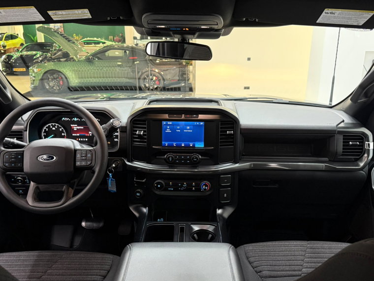 Vehicle Image 9