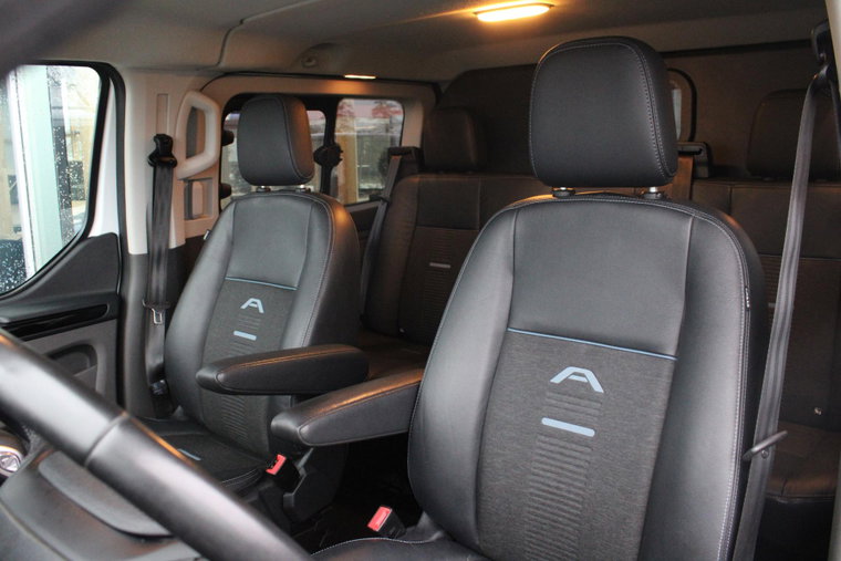 Vehicle Image 11