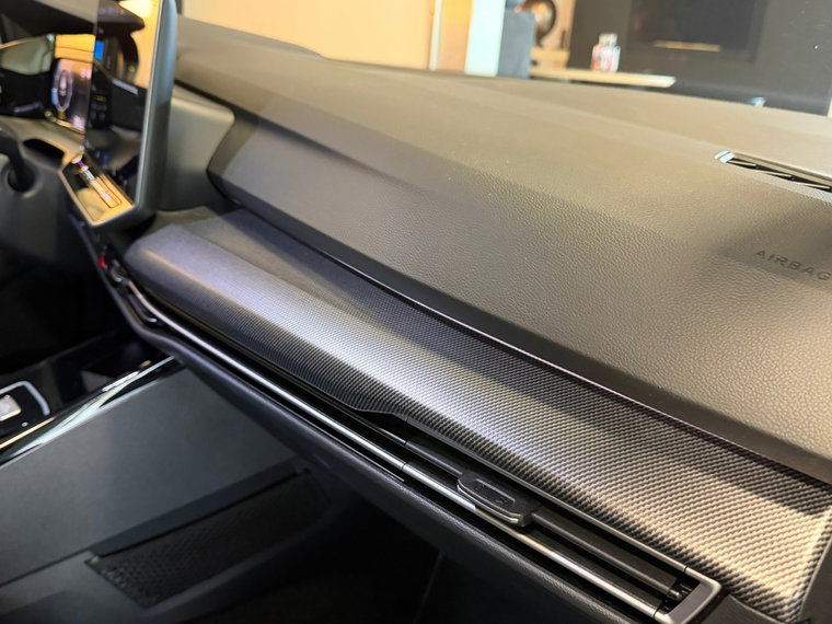 Vehicle Image 37