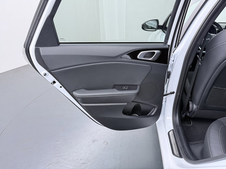 Vehicle Image 35