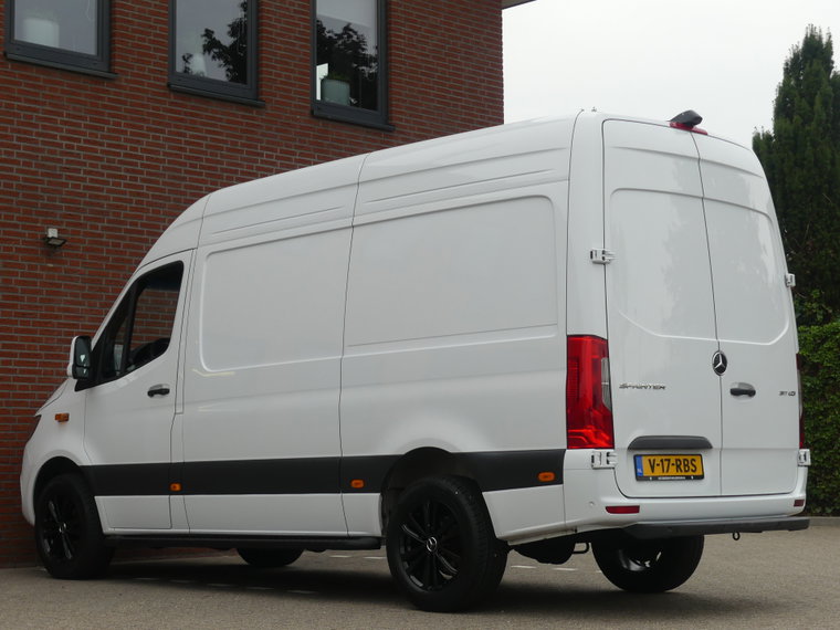 Vehicle Image 24