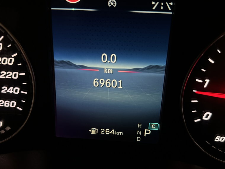 Vehicle Image 23